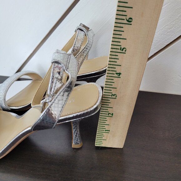 NEW Michael Kors Carrie Sandal Women's 6.5M Silver Metallic Leather Heels - Picture 7 of 13
